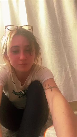 bre.is.sad (@girl.crying.in.her.car)’s videos with original sound - sᴀɴᴛ