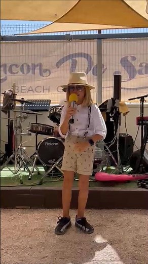 Live performance - #ErikWithK -You can count on me - Bruno Mars. #TheBeachWailes