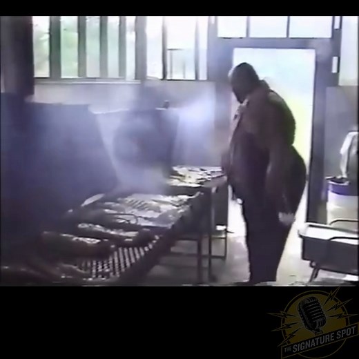 Keiji Muto (The Great Muta) visits Abdullah the Butcher at his House of Ribs restaurant (1998) 🍖 Watch the full 36-minute interview on The Signature Spot YouTube channel! 🎥 https://youtu.be/s8H9DApmpgg?si=WvuUPmYg7589ZAFP | The Signature Spot