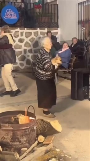 The best dance partners have paws 🐾🦴🎶 @juliexta