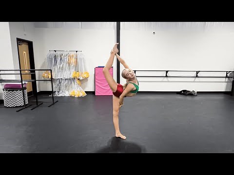 Allie Plott - Christmas Improv 2022
