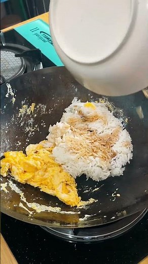 ข้าวผัดแหนมธรรมดาๆ [EasyCooking] #กับข้าวบ้านๆ #easycooking