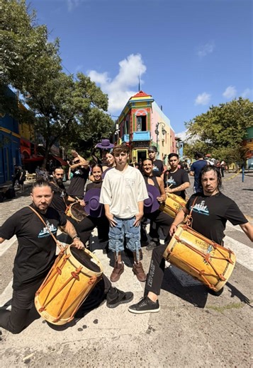 Se escucha que ladran por ahí 🤫💃🇦🇷👢 “Que dirán” Ft @Tropilla Malambo 🫡 - - #folklore #gauchos #malambo #cantante #bailarines