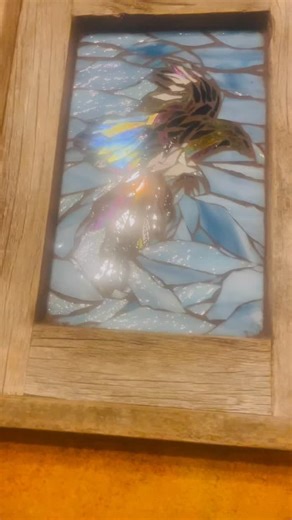 A charm, tiding, murder, gulp, mischief, or tittering…that is what a group of magpies are called. Iridescent and intelligent. Love them or hate them. Magpies are most striking this time of year against the dull colors of late fall. Believe it or not I did not use very much black on this magpie. Much of it is iridescent greens blues and purples. Available @gallery287llc 🤍🖤 In British slang, a magpie is either a person who hoards or collects miscellaneous small objects or someone who is loud and