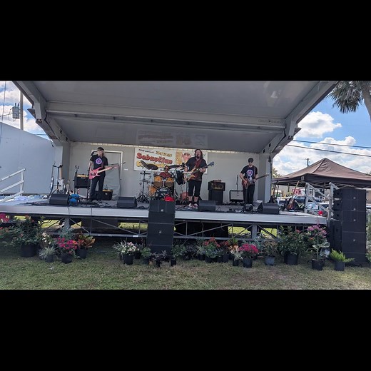 🌞 What a Weekend in the Sebastian River Area! 🌴 From the crowds and sunshine at the Sebastian Clambake to the excitement at the Navy SEAL Museum’s events, this weekend was packed with fun, food, and hometown pride! 🦀🇺🇸🎶 A big thank you to everyone who came out to celebrate, explore, and support our local events, businesses, and community spirit. Whether you were sampling seafood, listening to live music, or honoring our heroes — you helped make the weekend one to remember! 📸 Got photos or