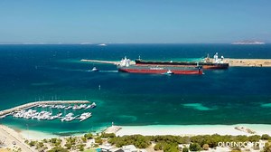29K views · 761 reactions | A bird’s eye view of MV Katy Oldendorff (82,000 tdw), one of the newest additions to our own fleet, captured on her maiden voyage. She is calling Esperance to load canola from Western Australia’s potentially record-breaking harvest, before setting course for Europe with around 38 days at sea ahead. #OldendorffCarriers #MaidenVoyage #DryBulkShipping | Oldendorff Carriers | Facebook