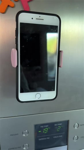 Magnetic phone holder #phoneholder #gymequipment