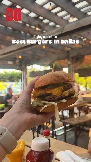 🍔 Anthony Bourdain remains our North Star on a proper burger, so we had to try one named after him. We nailed down a list of the best 18 burgers in Dallas, and @goodfriendbg delivered with their Bourdain burger. In a video Bourdain made years ago for Insider Tech, he describes the perfect burger based on three key factors: a soft squishy potato bun; well-ground, good-quality beef; and “more often than not” processed, meltable cheese. Therein lies the beauty of what Bourdain says: the perfect bu