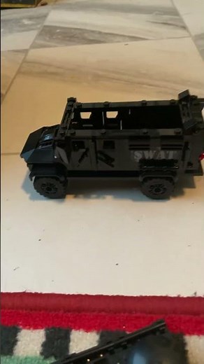 ￼ Building Lego SWAT truck