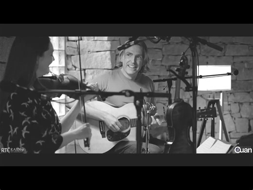 An Spidéal, Co.Galway Beo ón gCuan concert 2024 Zoë Conway/fiddle 🌹 John McIntyre/guitar (y) mazurka/reel/polka: gillespies mazurka / the baker's reel (j.s.skinner) / the calgary polka (m.o'connor) 'brilliant'