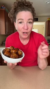 https://bellyfull.net/slow-cooker-cranberry-chili-mini-meatballs/ These crockpot Cranberry Meatballs are a must for game days and holiday parties. Tangy, a little spicy, and absolutely delicious – everyone loves them! | Belly Full