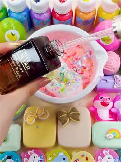 DIY Shiny Rainbow Slime for Eyeshadow Use
