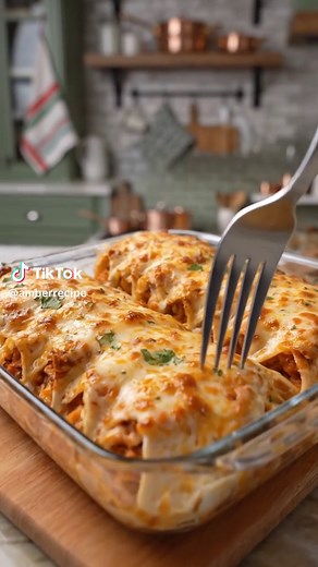 Creamy Queso Chicken Enchiladas Recipe