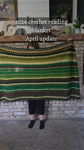 april crochet reading blanket update + mini book reviews
