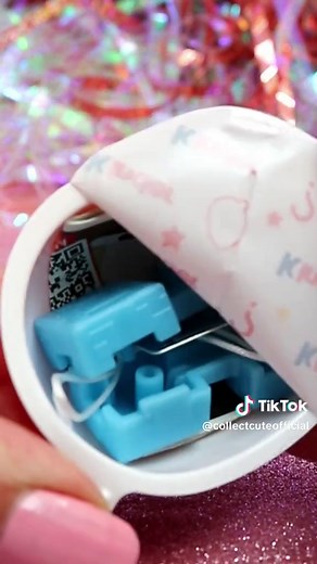 Minecraft Kinder Joy Unboxing Experience