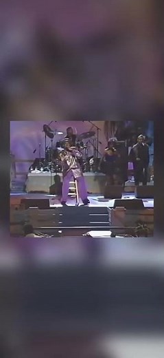 Rose Royce performing “I Wanna Get Next To You” at Sinbad’ Summer Jam 1998.
