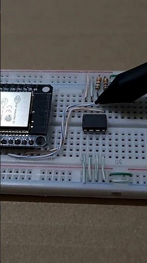 Cómo conectar una #EEPROM #24LCXX al #ESP32