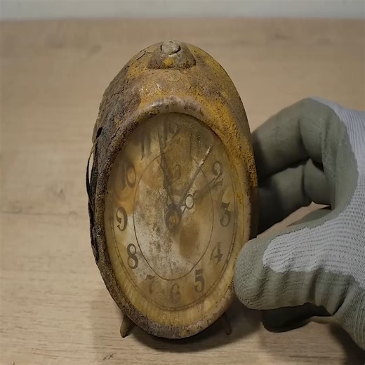 580K views · 16K reactions | RESTORATION OF a very old RUSTY ALARM CLOCK built in 1950 Amazing clock recovery | Mouse Trap TV | Facebook