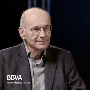 2.5M views · 856 reactions | Con seis años perdió a su familia en un campo de exterminio y decidió que de mayor sería psiquiatra para ayudar a personas con traumas infantiles. Para Boris Cyrulnik, “la empatía solo puede ocurrir si el niño se siente seguro”. | BBVA | Facebook