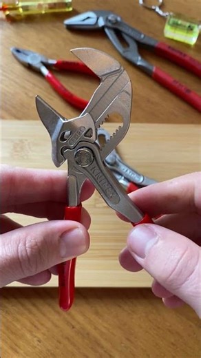 Knipex 86 03 125 vs 87 03 125 – Compact Pliers Comparison