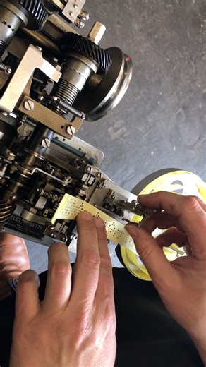 Teletypesetter: working of the Linotype attachment