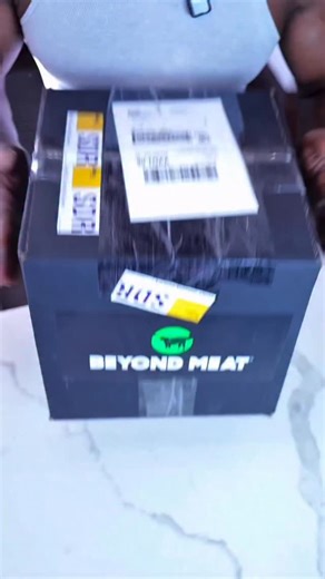 💪🌱🧃 @n.javk 💙💙 | Beyond Meat