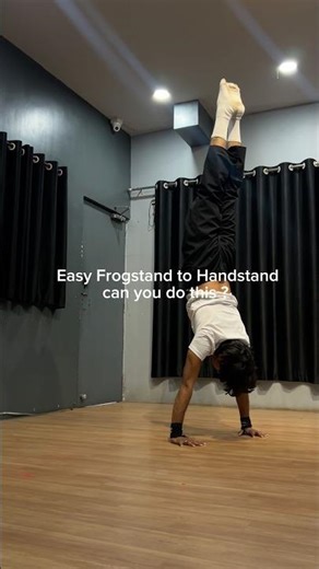 Easy Frogstand to Handstand | #calisthenics #frogstand #handstandworkout #tutorial #shorts
