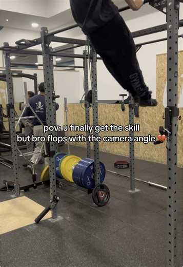 he thought i was doing a pull up 😭 #calisthenics #calisthenicsworkout #gym #gymtok #muscleup #pullup