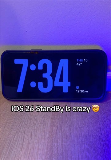 iOS 26 StandBy turns your iPhone into a smart bedside clock #fy #iphonetricks #techtok #ios26 #apple