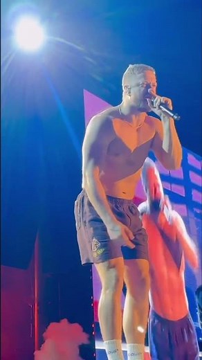 #believer #imaginedragons #danreynolds #believersong #trending #concert #music #shortvideo #viral