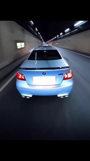 La légende de la BMW M5 E60 : Performance et Sonorité