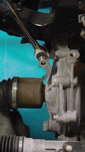 Pry Bar Wrench Adaptor for Tight Spaces and Jobs