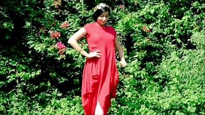 Wearing these fuschia pink & teal green Kurtis with cowl details from @craftsvilla’s new Cowl Collection, which is inspired by Grecian Grandeur and I love how it’s the perfect mix of indian-greek fusion so I don’t have to sacrifice one for choosing the other. It’s comfortable, vibrant & very trendy! 💛💫 #CowlCollection #Craftsvilla @craftsvilla_dotcom | Craftsvilla