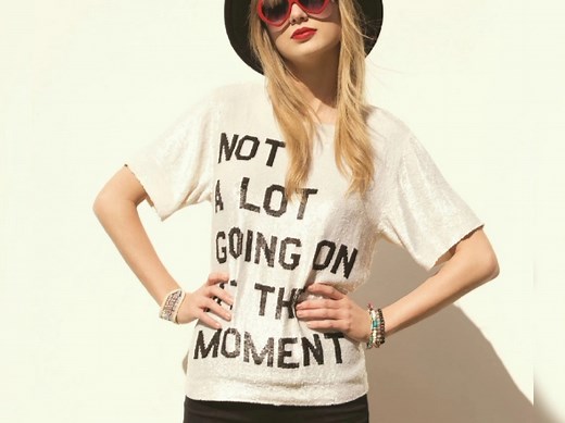 霉霉Taylor Swift的歌曲《22》官方mv在YouTube上的观看次数已超过8亿