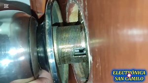 1.1M views · 45K reactions | 樂 Cómo manipular una chapa para abrir una puerta te ENSEÑAMOS VARIAS OPCIONES  #Electrico #electricos #chapas #puertas #PuertasAbiertas #abrirpuertas #chapaspersonalizadas #abrir | Electrónica y Servicios San Camilo | Facebook