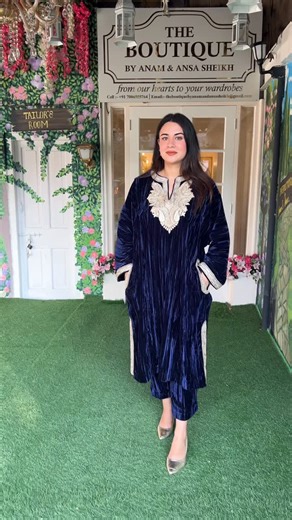 The Boutique on Instagram: "💙💙 #winterwear #pheran #traditonal #handwork #tilla #wool #kashmir #karigar #srinagarkashmir🍁❄️🍁 #mumbai #kashmiritradition #sozni #green #madewithlove #royalblue"