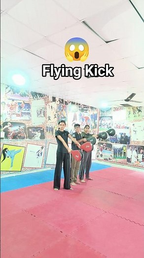 taekwondo flying Kick #taekwondo #karate #kickboxing #kick #mma #ufc