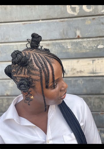 Curly Hairstyles for Club Nights: Stylist Tips