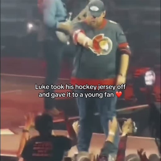 LukeCombsUpdates on Instagram: "Luke is the best! #lukecombs"