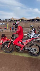 @jeremyseewer91 on the Ducati 450 Desmo ! Engine is absolutely stock ! | MXArgentina.com