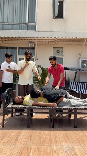 Chal base bhai to #lakhneet #funny