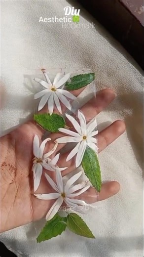 #diy #aesthetic bookmark ✨🌸||#transition #viralvideos #viralshorts #bookmark #ytshorts