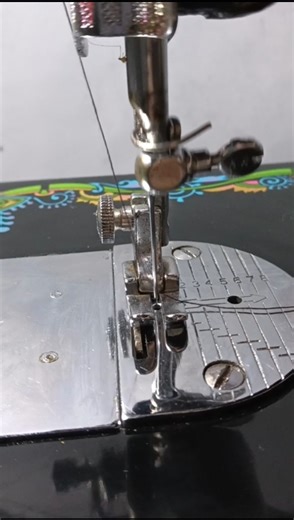 🤔machine is not taking bottom thread✅ || silai machine repairing #silaishorts #sewingtips