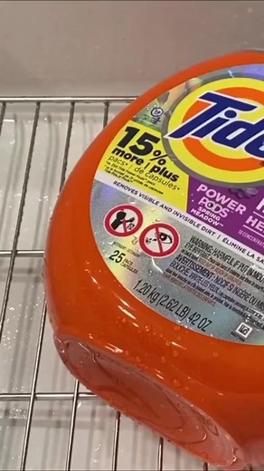 Turn a Tide Pod container into THIS! 🎃🌻 #DIY #Upcycling #Pumpkin #Fall #Craft @thechloecrabtree