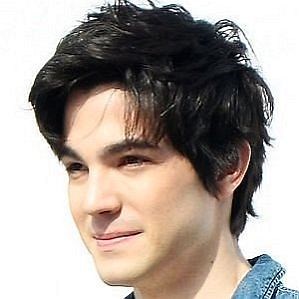 Robin Deiana Girlfriend 2026: Dating History & Exes - CelebsCouples