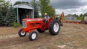 🍿 Check out this Allis Chalmers D19 Tractor ✅3-Speed Hydraulic ✅540 PTO ✅New Heavy Duty 3-Point ✅Spin Out Wheels ✅6.50-16-8 Front Tires ✅18.4-34 Rear Tires ✅All New Tires ✅New Piston Rings, Gaskets ✅New Fuel Pump ✅New Seat ➡️https://bid.bid-2-buy.com/ui/auctions/109217/13692422 #weareauctions #naapro #auctionswork #auctions | Bid-2-Buy.com