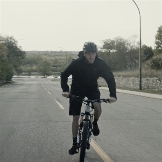 🚴‍♂️ 𝐉𝐮𝐠𝐠𝐞𝐫𝐧𝐚𝐮𝐭 𝐔𝐥𝐭𝐫𝐚 𝐃𝐮𝐨 𝟒 𝐒𝐓 | 𝟓𝟐𝐕 🚴‍♀️ Conquer every ride with the 𝐉𝐮𝐠𝐠𝐞𝐫𝐧𝐚𝐮𝐭 𝐔𝐥𝐭𝐫𝐚 𝐃𝐮𝐨 𝟒 𝐒𝐓, the most powerful torque-sensor e-bike on the market. Built for riders who demand power, performance, and versatility, it’s your ticket to any terrain, any time. Why You’ll Love It: ⚡ 𝟏𝟎𝟎𝟎𝐖 𝐌𝐢𝐝-𝐃𝐫𝐢𝐯𝐞 𝐌𝐨𝐭𝐨𝐫 – effortless power on hills, trails, or city streets ⚡ 𝟏𝟔𝟎𝐍𝐦 𝐓𝐨𝐫𝐪𝐮𝐞 – tackle steep climbs like a pro ⚡ 𝟑𝟖𝟎𝐥𝐛 𝐋𝐨𝐚�