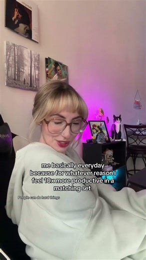 the power of a matching set 🤭💅🏻 #comfrt #chronicillness #wfh