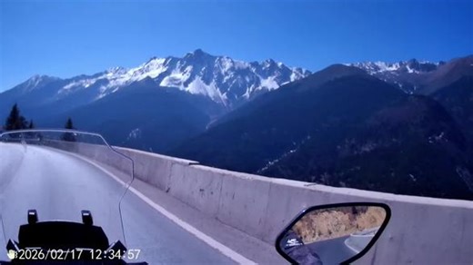 24年12月的21寸703三万公里了 没有出现问题 质量杠杠的 这是我第14辆摩托 骑过最省心的一台 油耗看个人 我跑西藏能跑550公里左右 在我们云南高速测速摄像头跟区间测速不违法的情况能近400 另外 我已累计骑行33万多公里 还没有出过任何事故😆#升仕703f #摩托车 #长途骑行 #摩旅 #机车