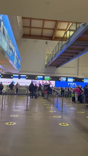 US Tour 🇺🇸 Travel Day - Just landed in Boston | 40 FINGERS